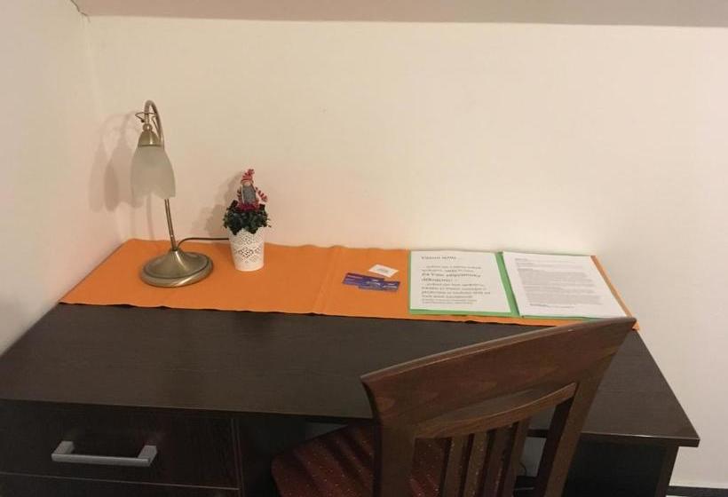 פנסיון Penzion A Pivnice Varna