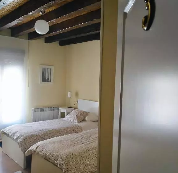 Retkeilymaja Alojamientos Palacete