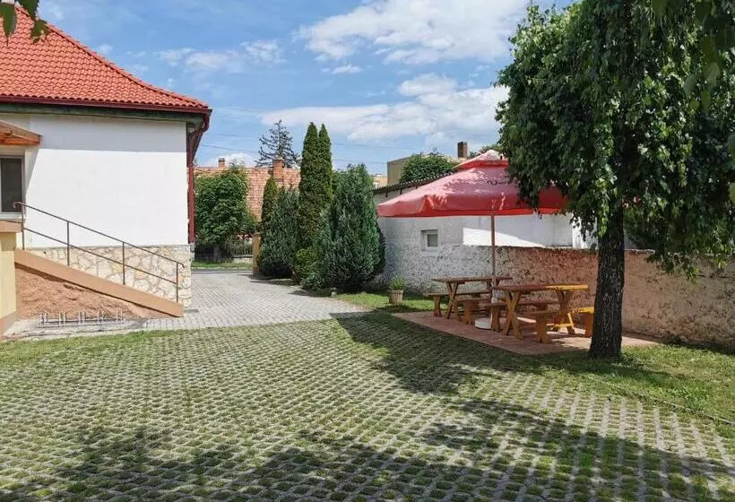 ペンション Glázer Szállás