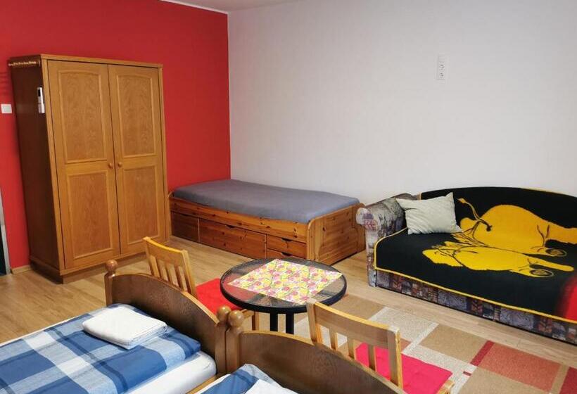 펜션 Glázer Szállás