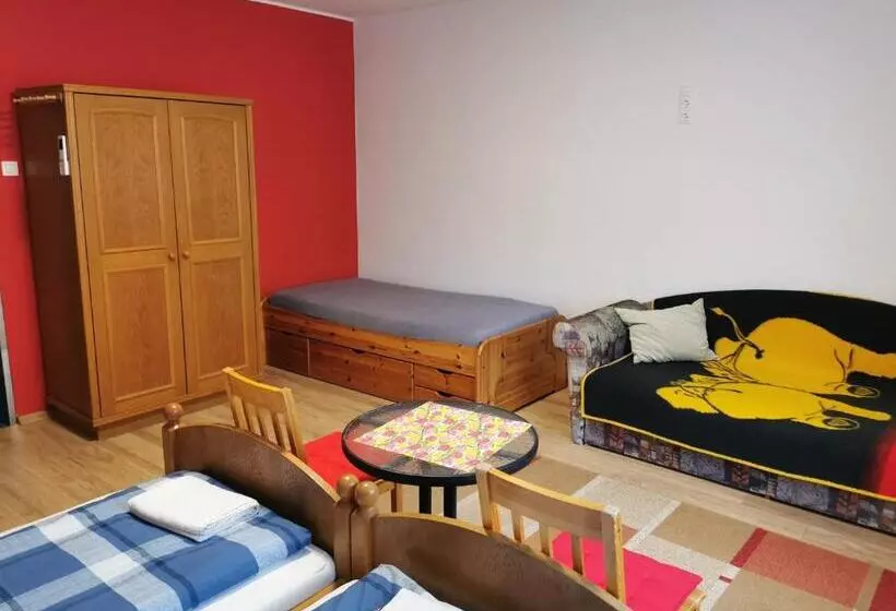 ペンション Glázer Szállás