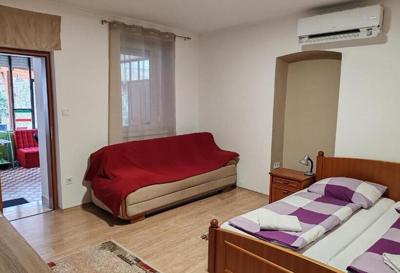 펜션 Glázer Szállás