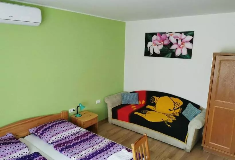 ペンション Glázer Szállás