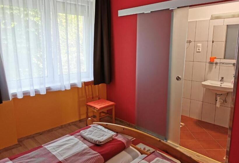 펜션 Glázer Szállás