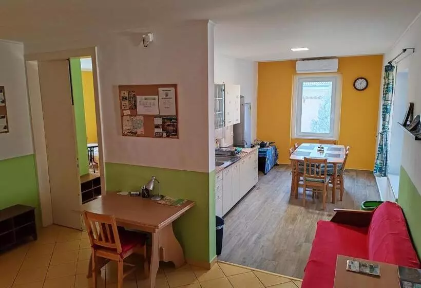 ペンション Glázer Szállás