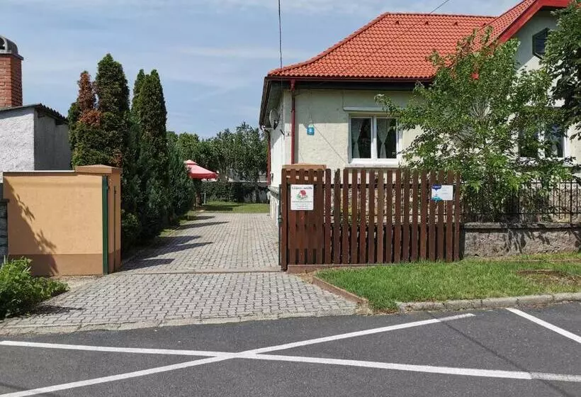 ペンション Glázer Szállás