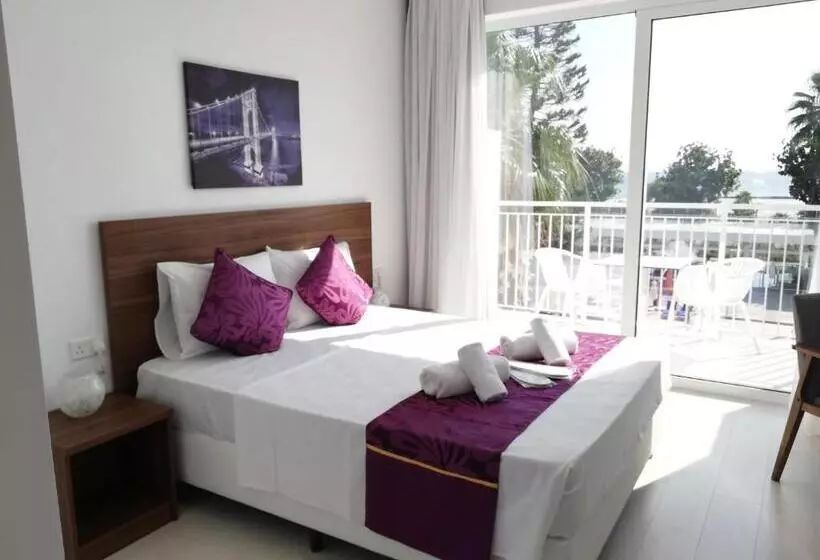 Hotel Lysithea