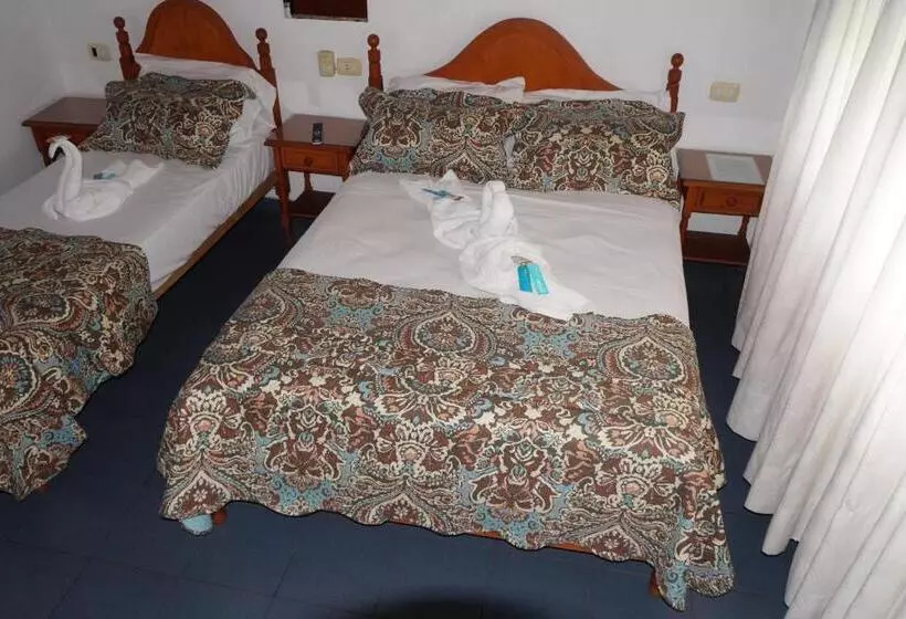 ホテル Mirasierras