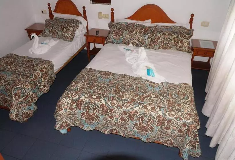 ホテル Mirasierras