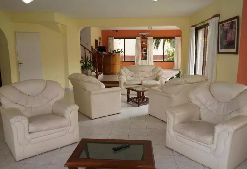 ホテル Mirasierras