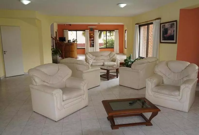 ホテル Mirasierras