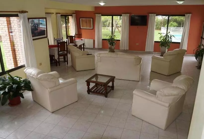 ホテル Mirasierras