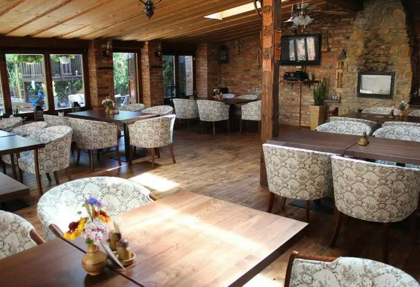 پانسیون Maria Penzion & Restaurant