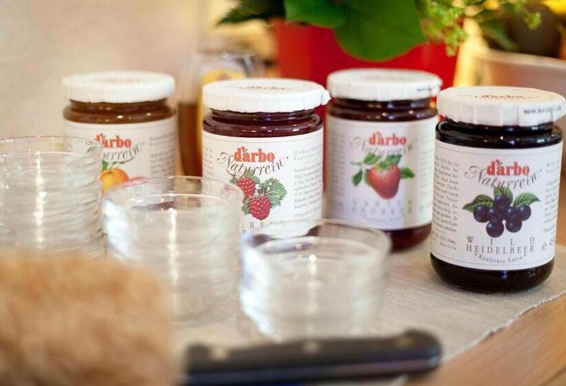 پانسیون Midland