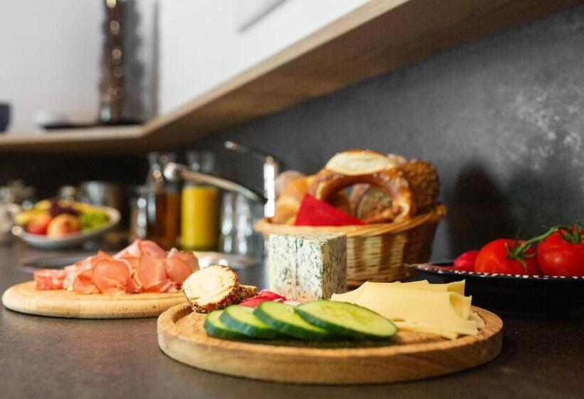 پانسیون Midland