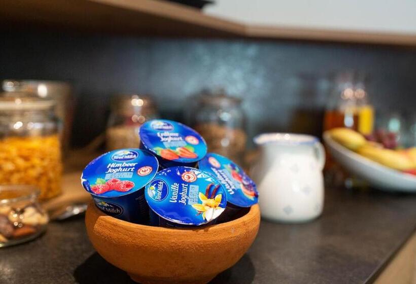 پانسیون Midland