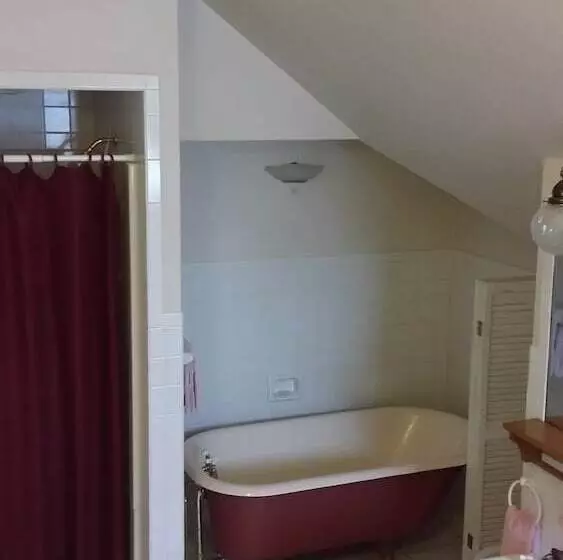 酒店 Chestnut Charm Bed & Breakfast