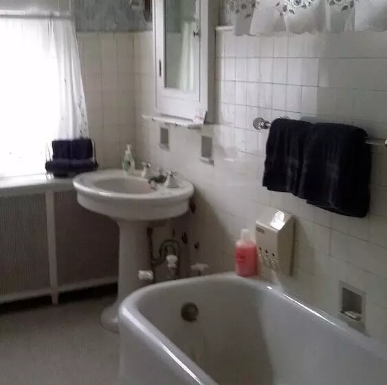 酒店 Chestnut Charm Bed & Breakfast