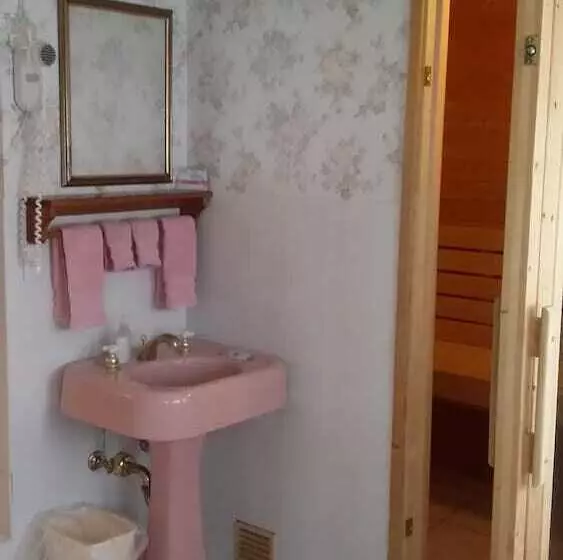 酒店 Chestnut Charm Bed & Breakfast