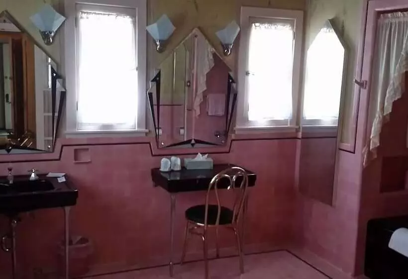 酒店 Chestnut Charm Bed & Breakfast