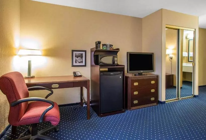 فندق Howard Johnson By Wyndham Merrillville