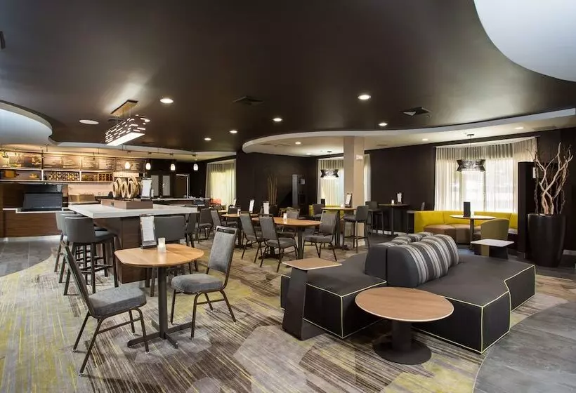 Отель Courtyard By Marriott Boston Westborough