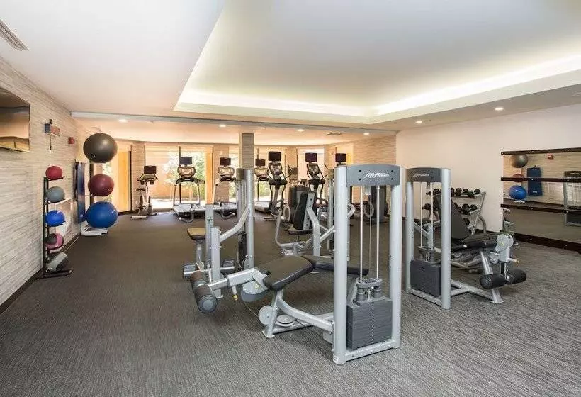 Отель Courtyard By Marriott Boston Westborough