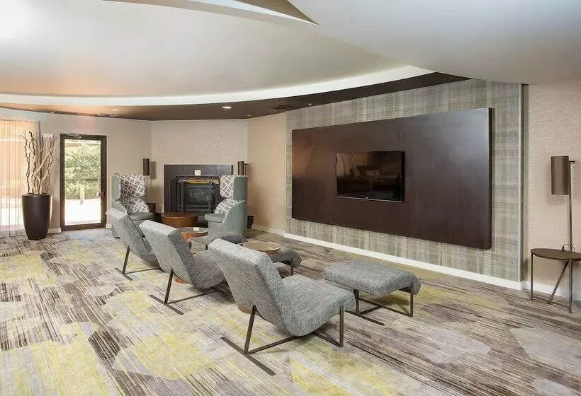 Отель Courtyard By Marriott Boston Westborough