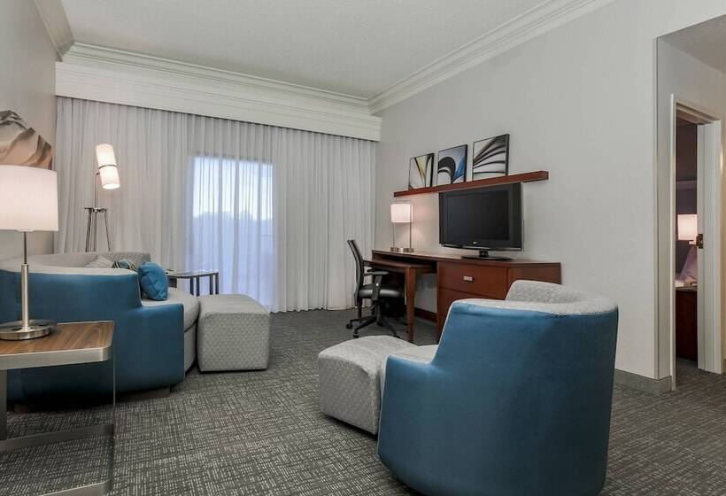 هتل Courtyard By Marriott Orlando Lake Mary North