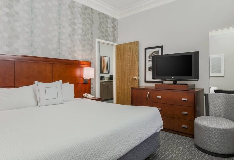 هتل Courtyard By Marriott Orlando Lake Mary North