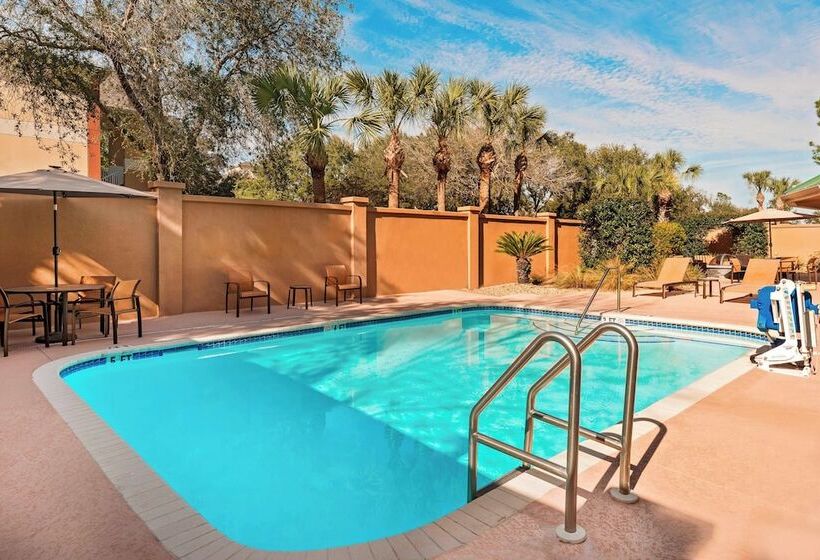 בית מלון כפרי Courtyard By Marriott Gainesville Fl