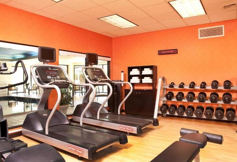 فندق Courtyard Hartford Manchester