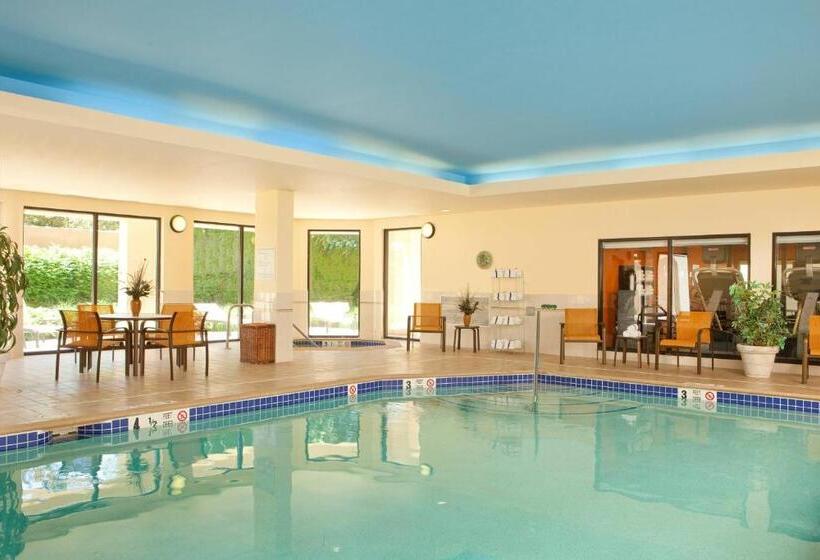 فندق Courtyard Hartford Manchester