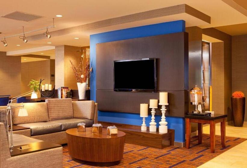 فندق Courtyard Hartford Manchester