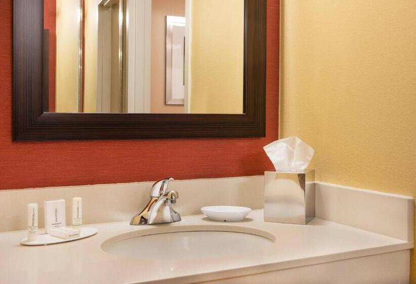 فندق Courtyard Hartford Manchester