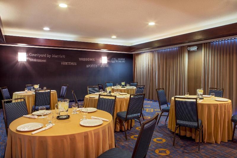 فندق Courtyard Hartford Manchester