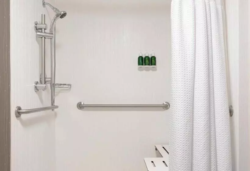 هتل Courtyard By Marriott Lynchburg