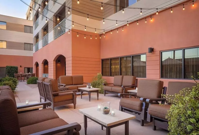 فندق Courtyard By Marriott Scottsdale Old Town