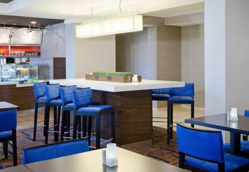 فندق Courtyard St. Louis Airport/earth City