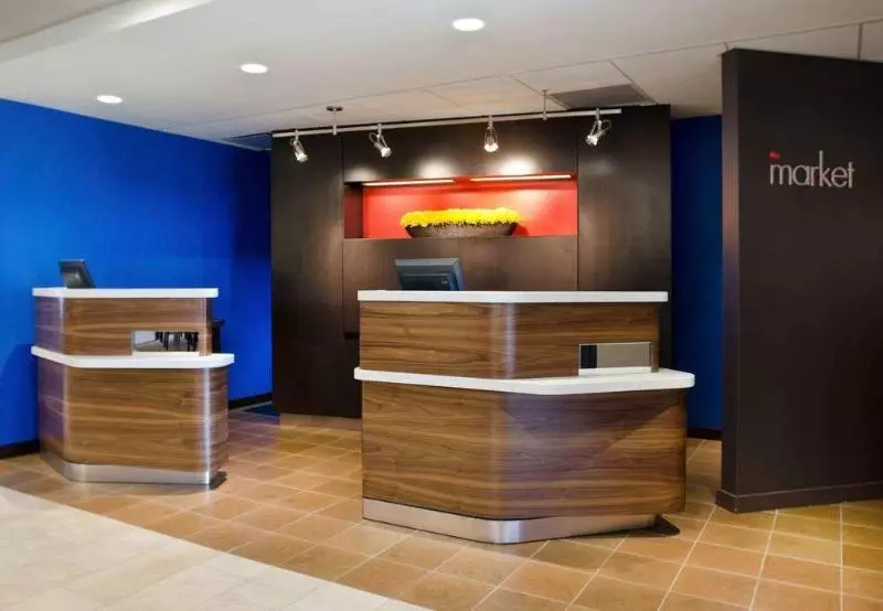 فندق Courtyard St. Louis Airport/earth City