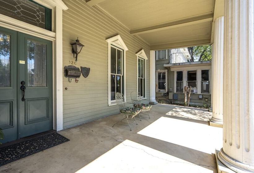 호텔 The Crystal River Inn