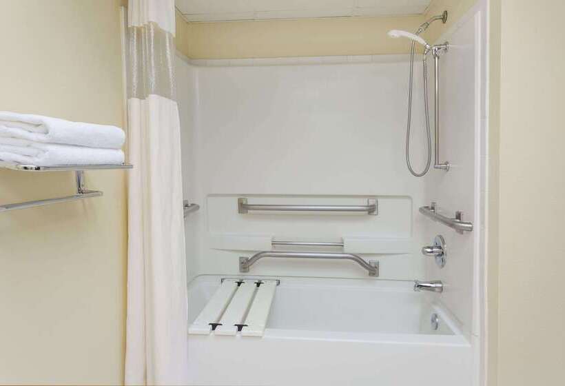 فندق Days Inn By Wyndham Sanford