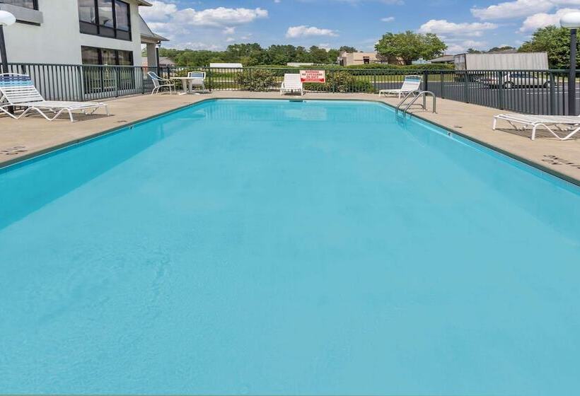 فندق Days Inn By Wyndham Sanford