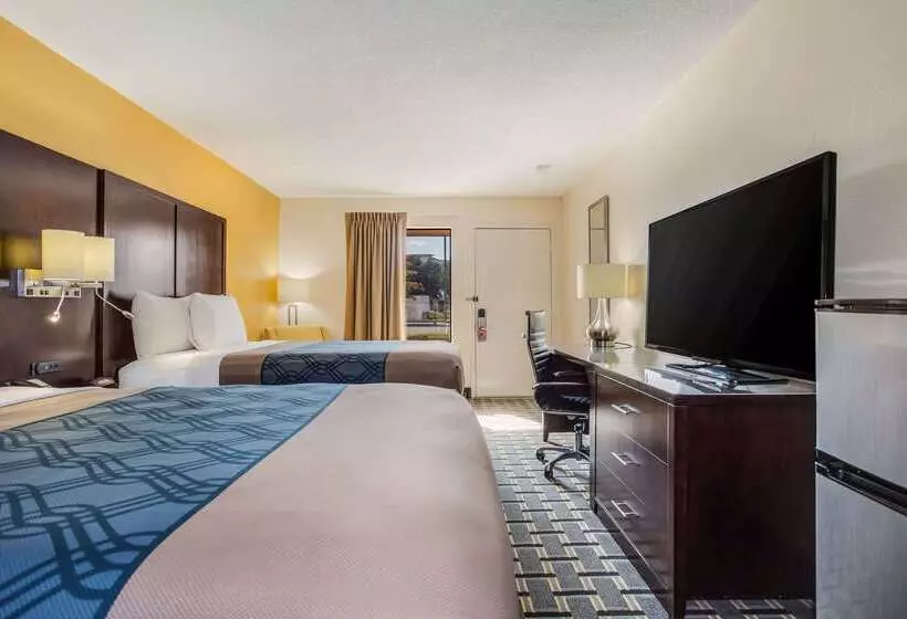 ホテル Econo Lodge Coliseum