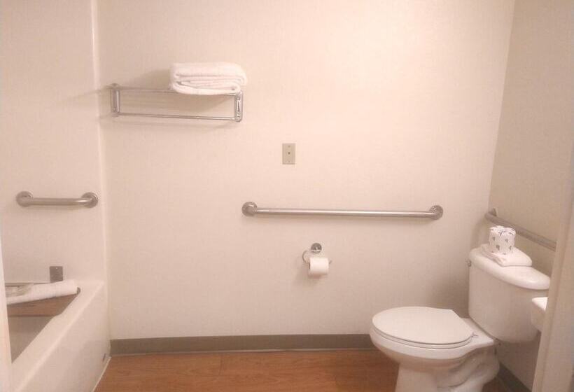 Отель Hometowne Studios By Red Roof Dallas   Mesquite