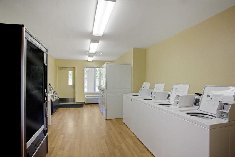 בית מלון כפרי Hometowne Studios By Red Roof Spokane   Valley