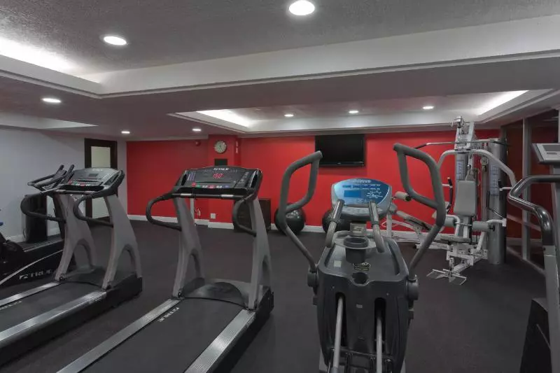 Отель Doubletree By Hilton Chatsworth