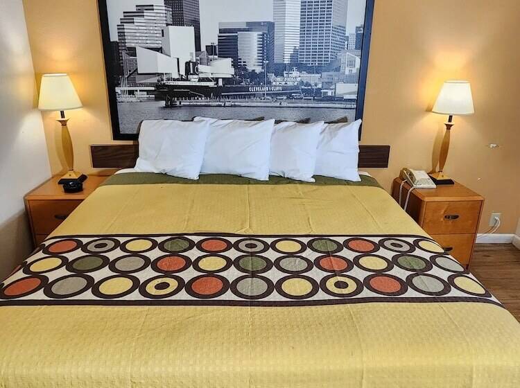 Отель Westspring Inn   Westlake Cleveland