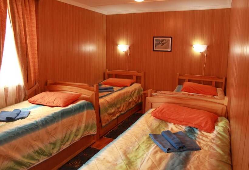 مسافرخانه Too Ashuu