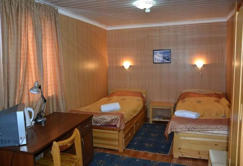 مسافرخانه Too Ashuu